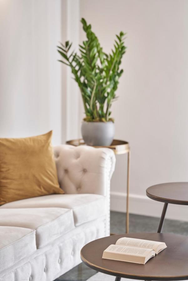 Chic N Bright 3Bd Apt With Hilton View Atenas Exterior foto